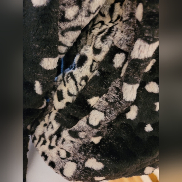 Urban Outfitters Faux Fur Coat 90s inspired y2k Small - Picture 7 of 10